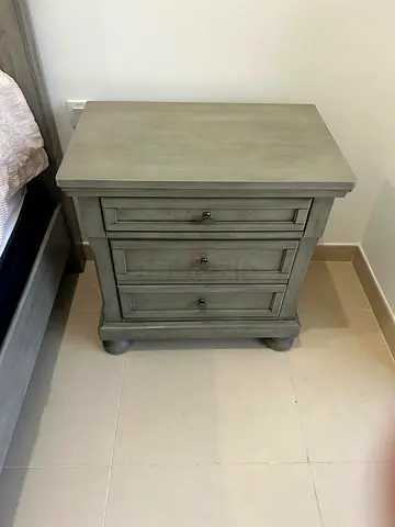 Solid Wood 3-Drawer Nightstand - Grey Finish