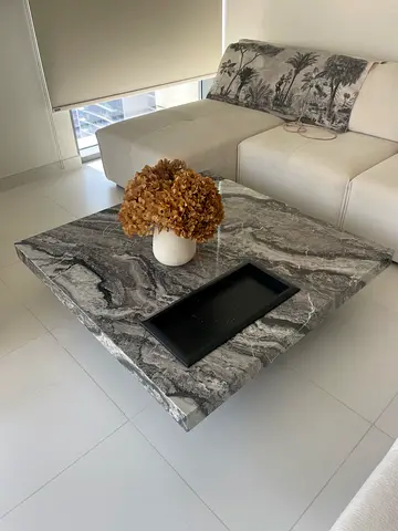 Luxurious Marble-Square Coffee Table with Built-in Tray — perfect Condition 120x120