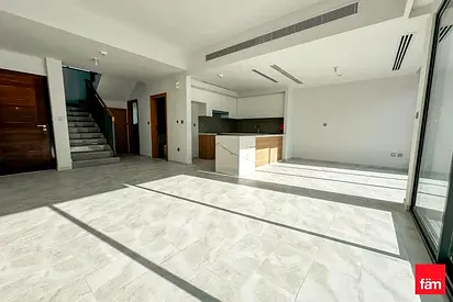 Close to pool and park | Single row