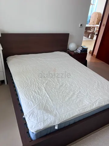 IKEA Malm Bed (Queen) w/ storage drawers and IKEA Mattress