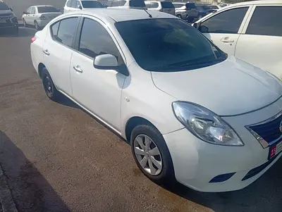 2013 Nissan SUNNY photo 4