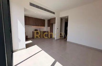 Brand New | Spacious Layout|Vacant & Ready to move