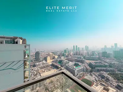 City Skyline View | High Floor (30+) | Corner Unit | Vacant