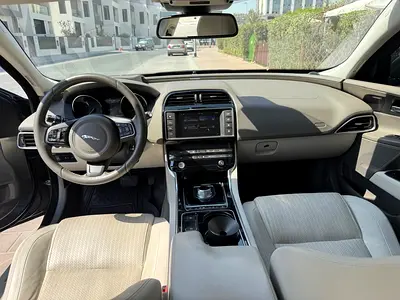 2016 Jaguar XE 缩略图 15