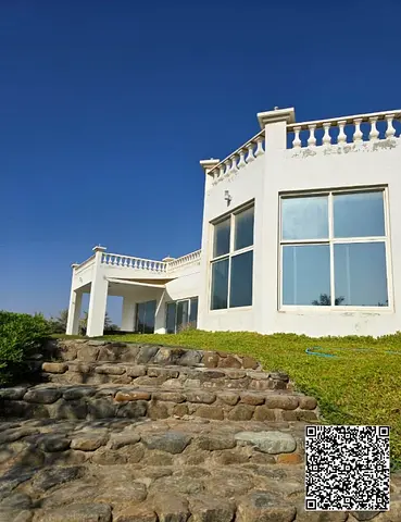 مزرعة للبيع/فيلا جاهزة/مسبح خاص/بحيرة/حدائق خضراء/استراحة سياحية/3 شوارع/سعر قابل