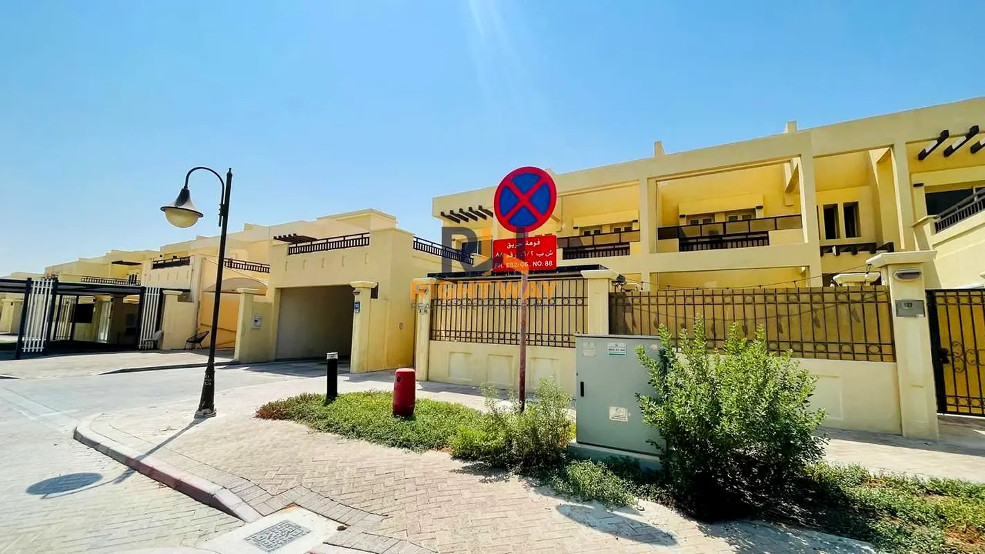 Luxury 3 BR Villa in Bawabat Al Sharq