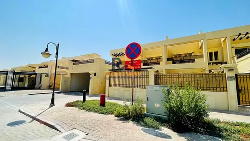 Luxury 3 BR Villa in Bawabat Al Sharq