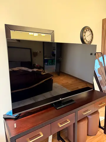 Hisense 65 Inch, ULED 4K , Perfect Condition