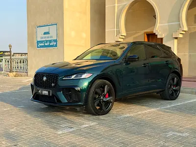 Jaguar F-Pace SVR 2025 V8 Low mileage! Amazing green color!
