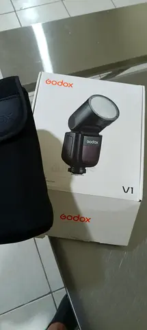 Godox V1 Round Head Camera Flash - Brand New Fix Price