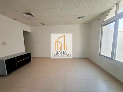 Studio Flat with separate kitchen only 20k near school muwaliha