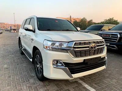 2020 Toyota Land Cruiser VXR 5.7L GCC Specs