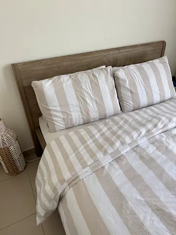 Queen wooden bed frame with headboard - light oak finish 150x200