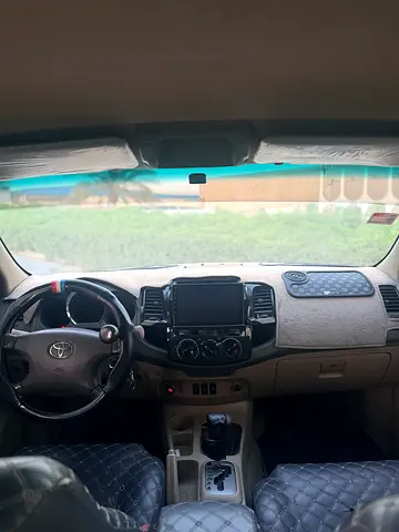 2010 Toyota FORTUNER — фото 3