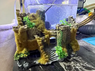 Decorative Aquarium Castle Ornament with Artificial Plants