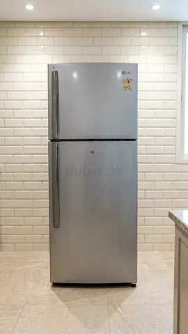 ثلاجة LG بحالة ممتازة