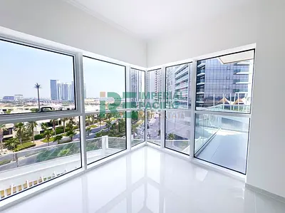 Ready to Move in | Golf Course View | Corner Unit