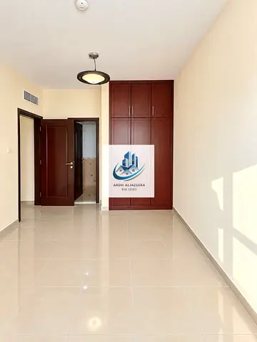 🏡 شقة غرفة وصالة مع تكييف مجاني | حمامين | صالة منفصلة | 6 شيكات | النهدة الشارقة 🔥