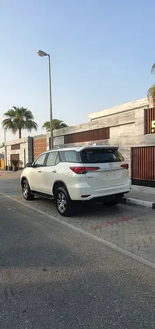 2022 Toyota FORTUNER photo 5