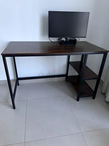 Study desk / Table