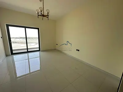 Spacious Studio with Kitchen Appliances | Vacant