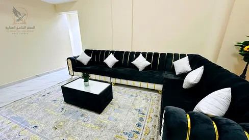شقة مفروشة غرفتين وصالة للإيجار في عجمان بموقع مميز وقريب من دوار السفينة وكورنيش عجمان