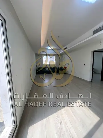 غرفتين وصالة | 3 حمامات | روف خاص | غرفة ماستر بمساحة كبيرة | مساحات واسعة | الروضة 3 | شارع السلام | قريب من مطعم الغواص وAvary Day Mall | 48,000 دره