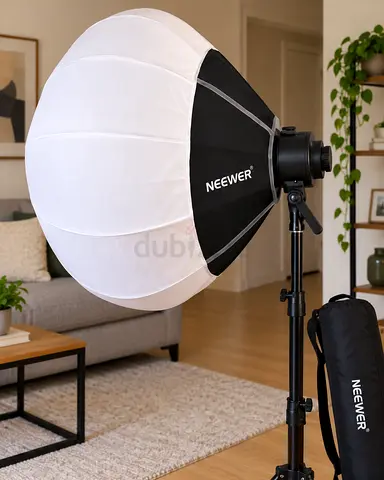 NEEWER 65cm Lantern Softbox

Used NEEWER 26” / 65cm lantern softbox in good condition. Quick-release