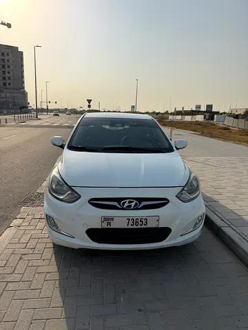 2015 Hyundai ACCENT photo 2