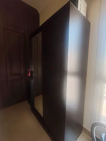 Dark wood 2-door wardrobe with mirror