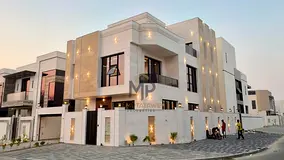 🏡✨ A corner villa featuring a luxurious Saudi design and a prime location directly facing a mos