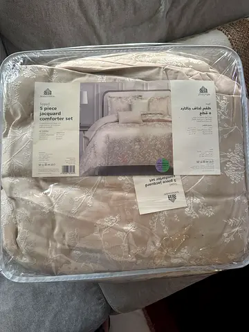Unwanted gift .. 3-piece beige comforter set - brand new in packaging