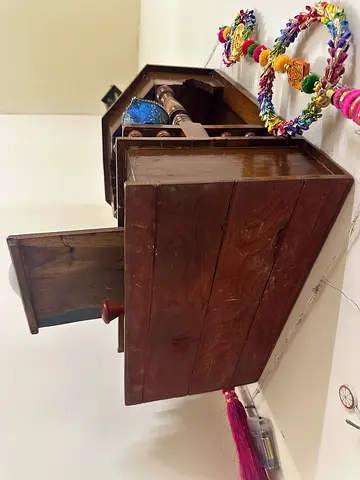 ✨ ALMOST NEW: Premium Wooden Mandir (Home Temple) – For Sale in Muwaillah! ✨
