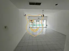 Three Bed Room Hall / With Balcony / Close to Metro Abu Hail / Rent 95k