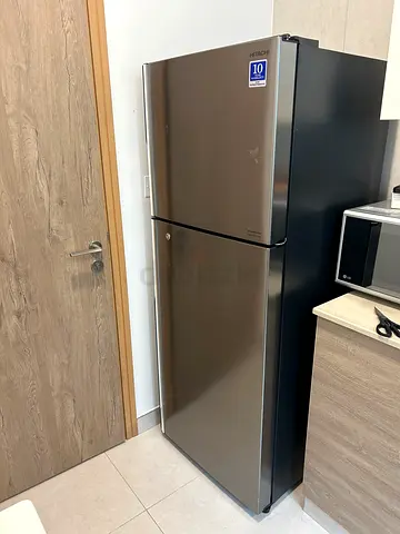 Hitachi 2-door fridge/freezer