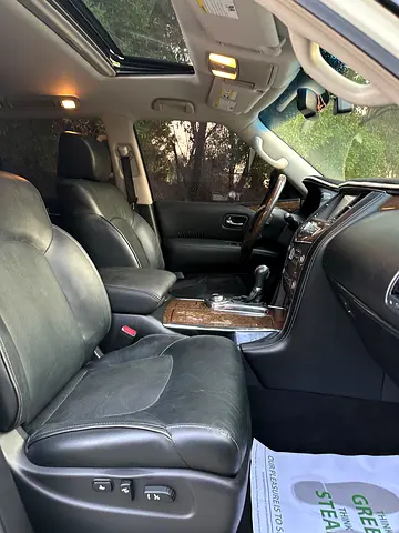 2015 Infiniti QX80 照片 9