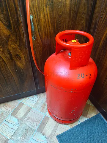 New Emirates gas cylinder 20.2kg with regulator free delivery