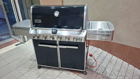 Weber Summit Large Gas Barbecue in excellent condition