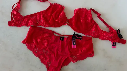 Red lace bra and panty set - new with tags, size M