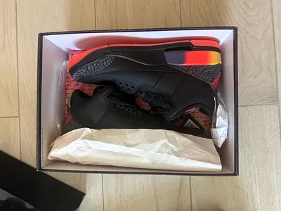 Men's black sneakers with orange gradient sole - barely used