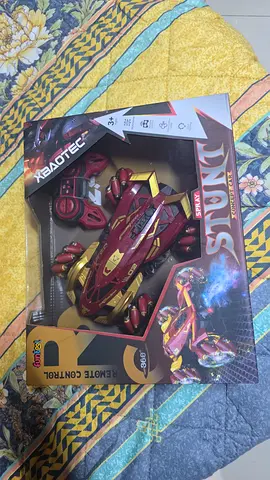 R/C stunt car with smoke/spray effect and cool lights