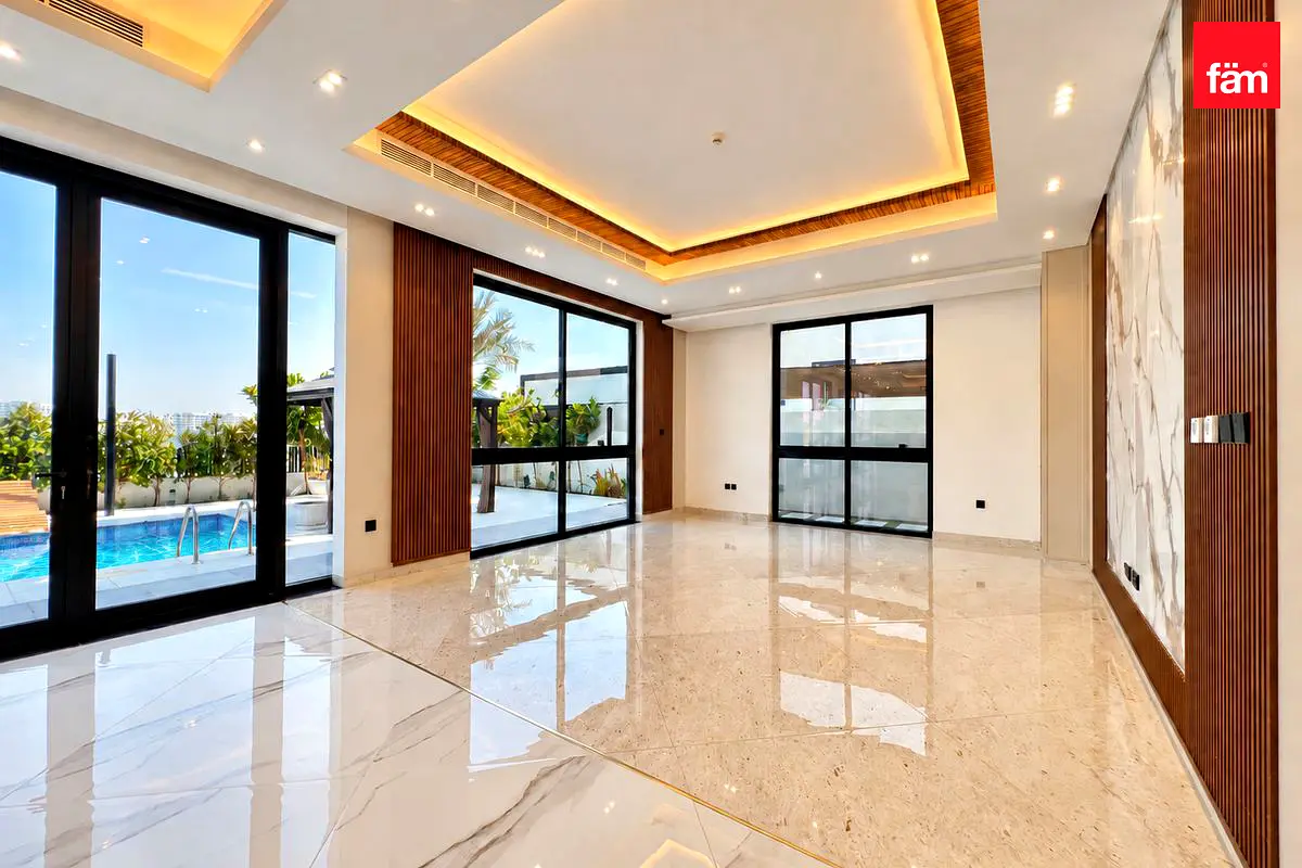 PAVILION | MAID ROOM | NEGOTIABLE
