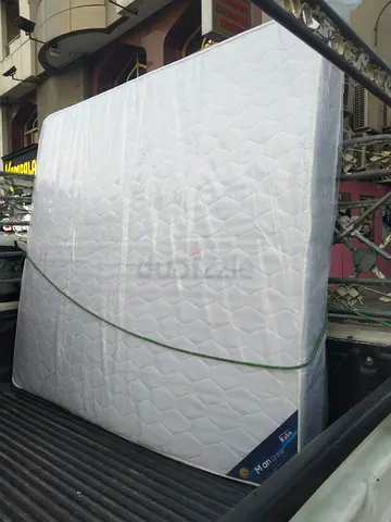 180x200cm King size mattress.  Same day delivery available