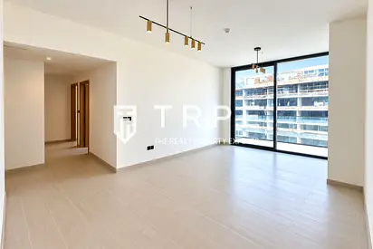 2 Beds + Maid | Closed Kitchen | Spacious Layout