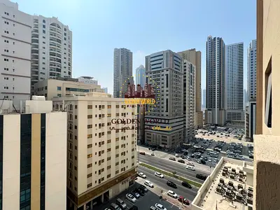 للإيجار بالمجاز 3 غرفة وصالة بلكونة بالمطبخ باركينج إطلالة مفتوحة حمام واحد شقة مضوية 38 ألف 4 أو 6 شيكات