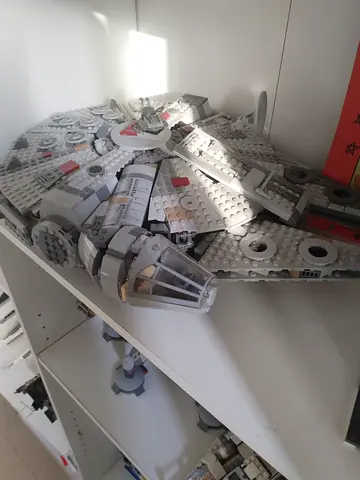 LEGO Star Wars Millennium Falcon (assembled set) - used