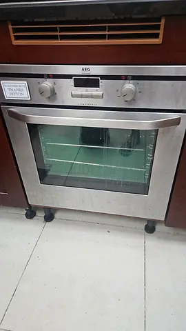 AEG oven BUILT IN