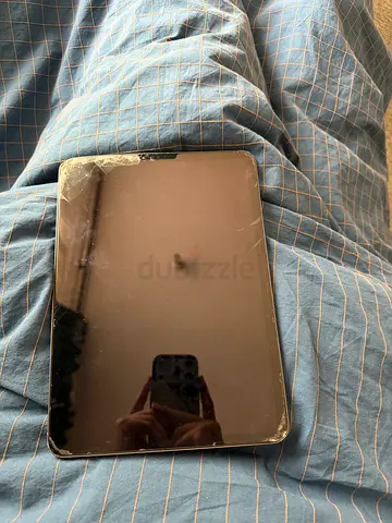 iPad Pro / Tablet - For Parts / Repair Only (Won't Turn On, Bent Frame & Cracked Glass)
