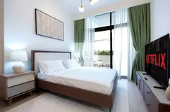 Luxurious Studio | Vacant | Boulevard View