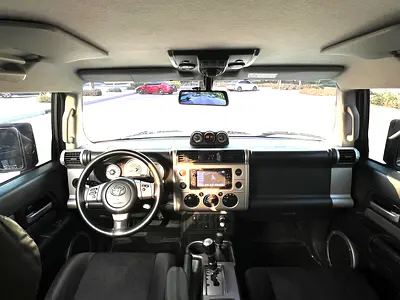 صورة 5 لـ 2015 Toyota FJ CRUISER